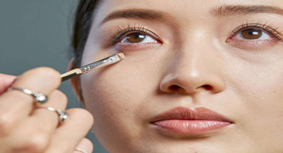 Beauty/Fashion: Hide dark circles under the eyes in minutes with makeup, follow these easy steps