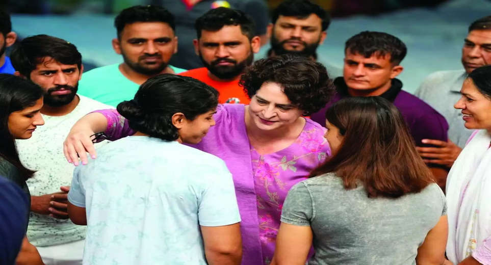 Wrestlers Protest: Priyanka Gandhi met wrestlers, targeted the government, asked - why is the government saving Brij Bhushan