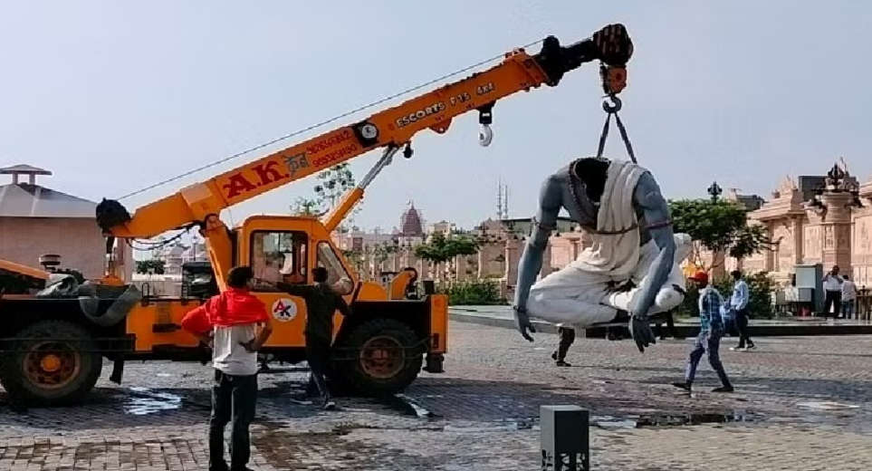 mahakal lok incident: Many idols of Mahakal Lok fell in strong storm, many devotees narrowly survived