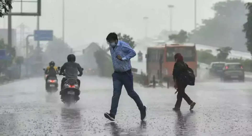 Weather Update: Havoc of thunderstorms will continue for next 5 days, Orange alert issued for three states