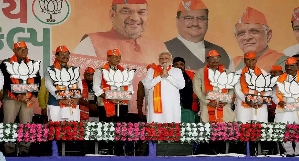 PM Modi's massive rally in Gujarat, targeted fiercely at Congress