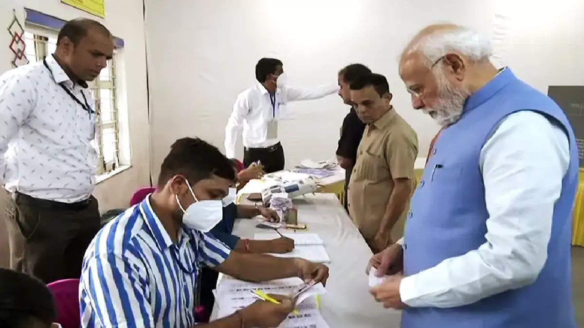 The second phase of elections in Gujarat is over, the results will come on December 8.