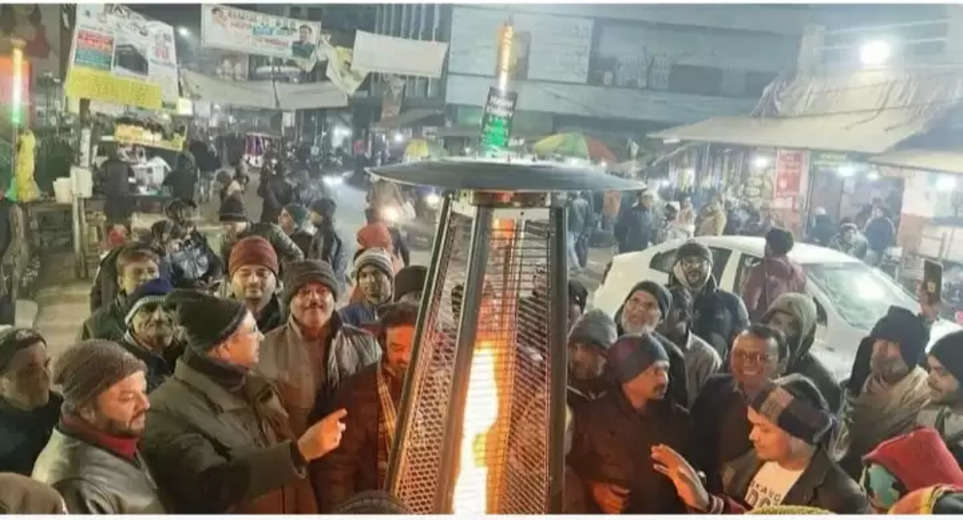 Kanpur Tower Heater: The first tower heater installed at Rupam intersection for passers-by, burns for two hours with one kg of LPG