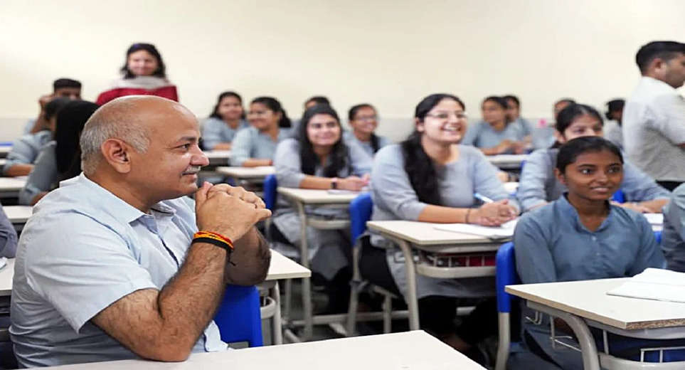 Manish Sisodia Case: Kejriwal's biggest challenge in 10 years, how important Manish Sisodia is to AAP