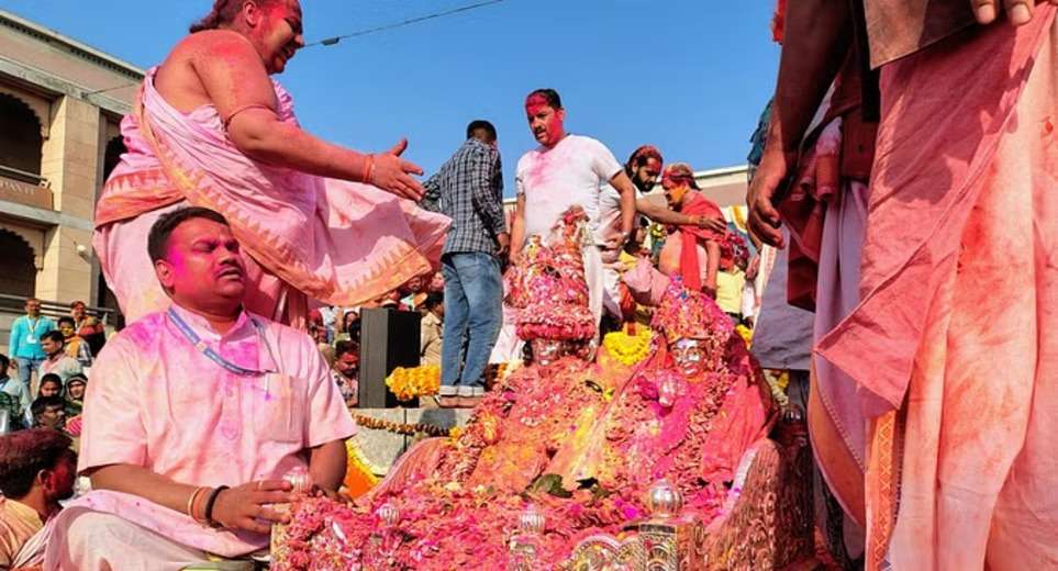 Rangbhari Ekadashi: Amazing view of Rangbhari Ekadashi in Kashi Vishwanath Dham.